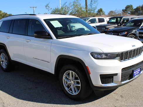 Used 2023 Jeep Grand Cherokee L Laredo image 3