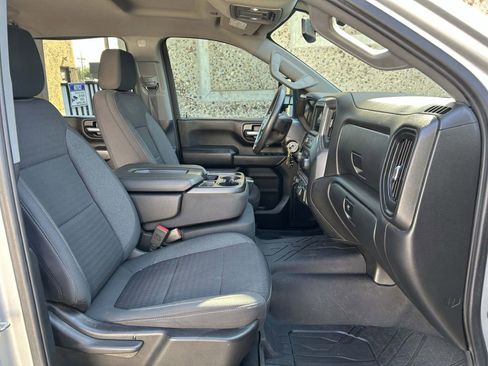 Used 2023 Chevrolet Silverado 2500 Custom w/ Custom Value Package image 11