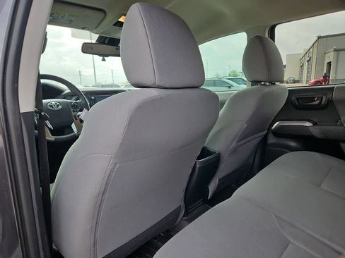Used 2018 Toyota Tacoma SR5 image 18