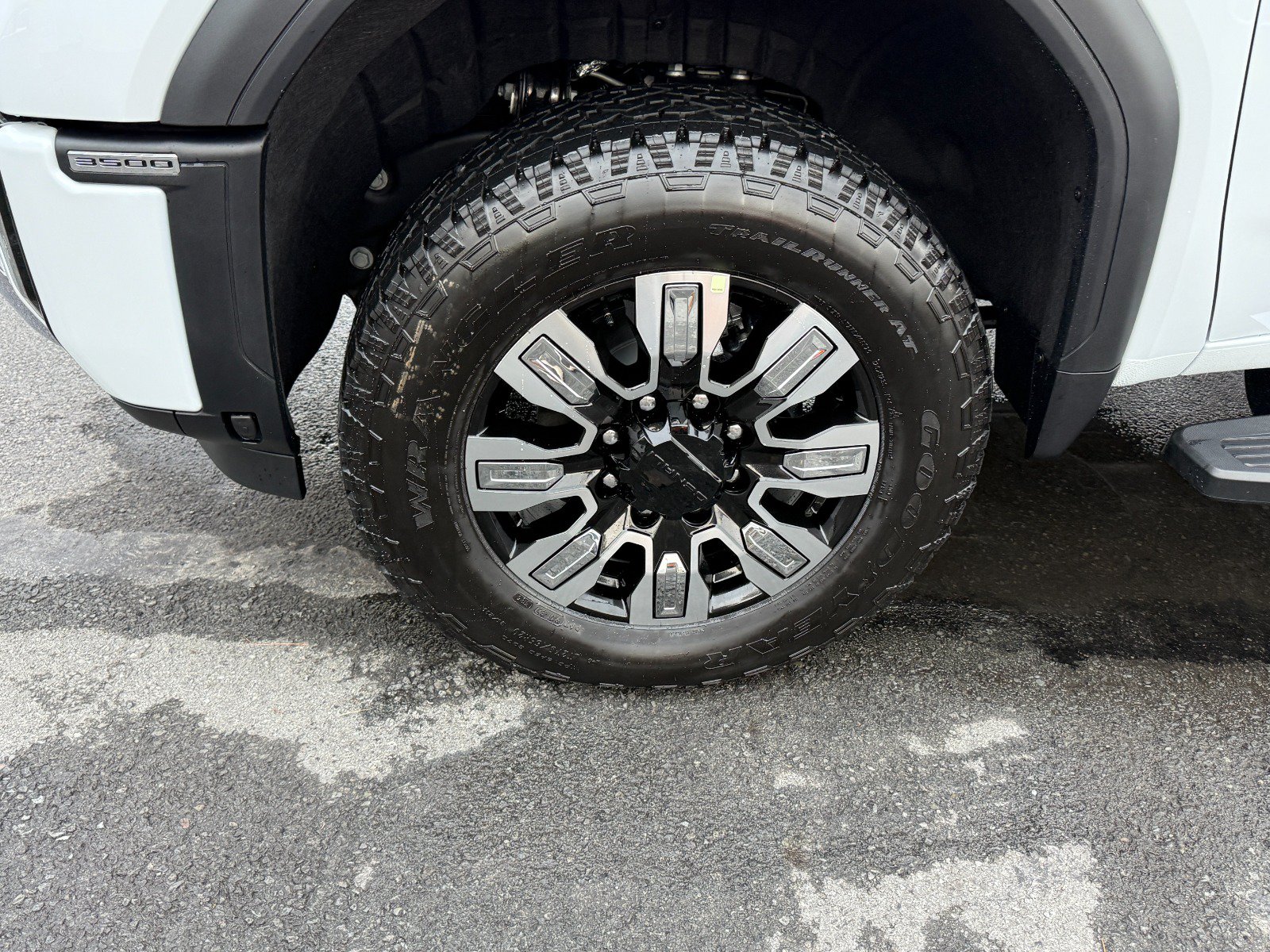 New 2026 GMC Sierra 3500 Denali AWD/4WD image 9