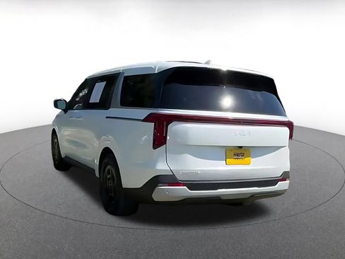 Used 2026 Kia Carnival FWD image 10