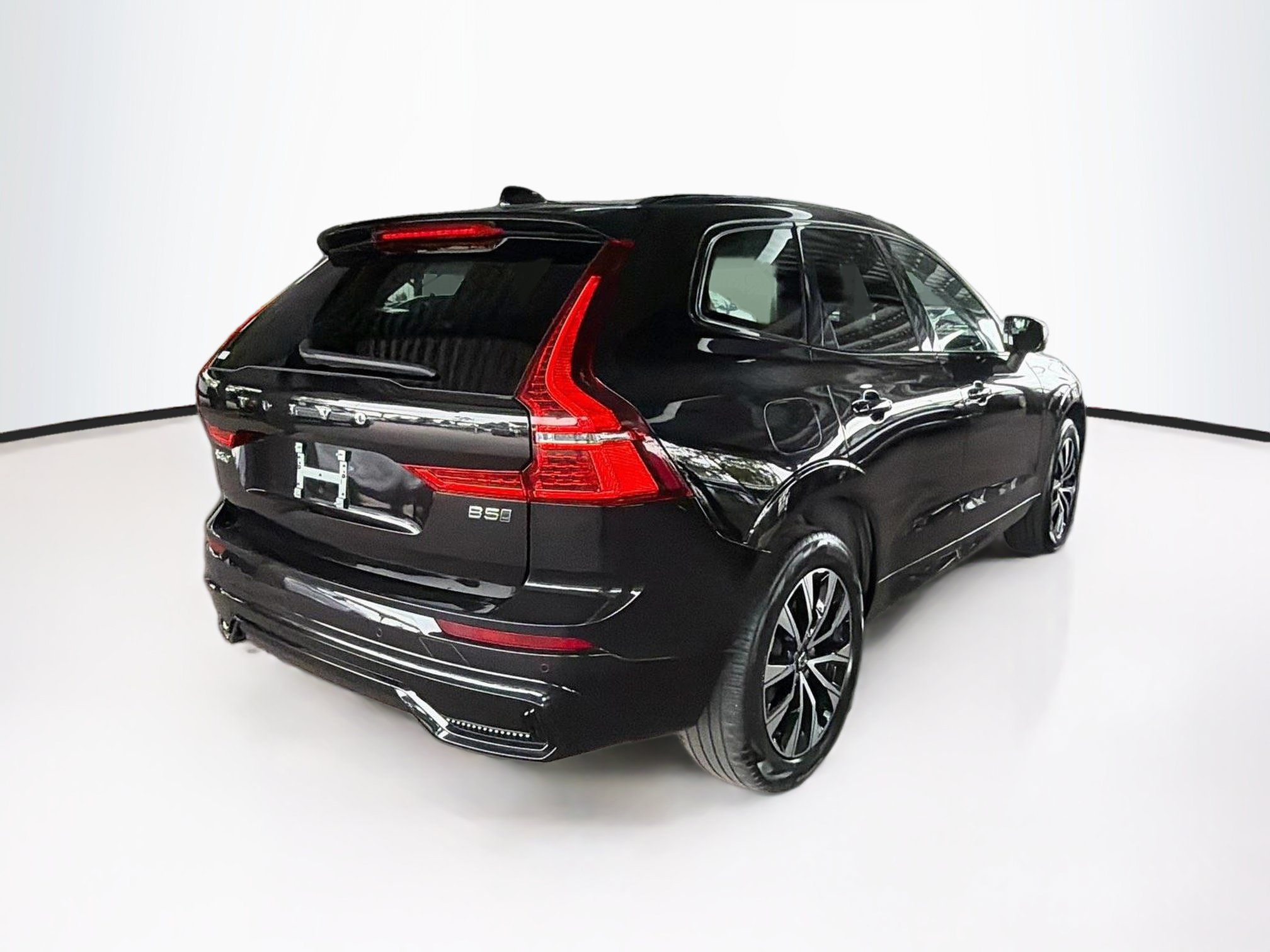 Used 2025 Volvo XC60 B5 Core AWD/4WD image 9