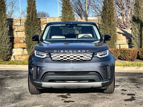 Certified 2025 Land Rover Discovery S image 8