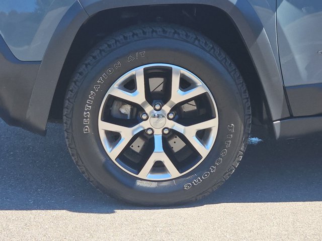 Used 2014 Jeep Cherokee Trailhawk w/ Leather Interior Group AWD/4WD image 23