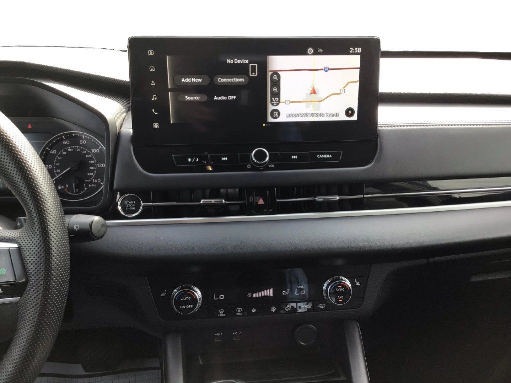Used 2025 Mitsubishi Outlander AWD image 14