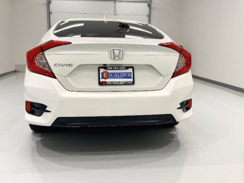 Used 2018 Honda Civic EX image 7