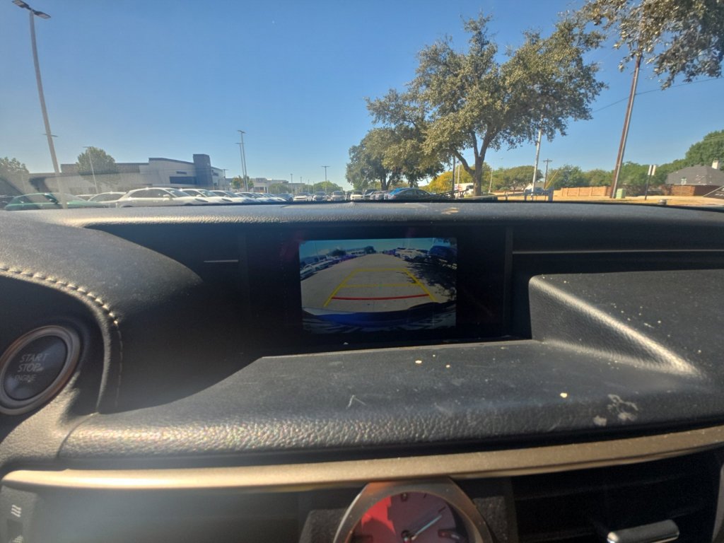 Used 2016 Lexus RC 200t RWD image 17