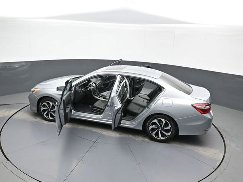 Used 2017 Honda Accord EX-L image 43