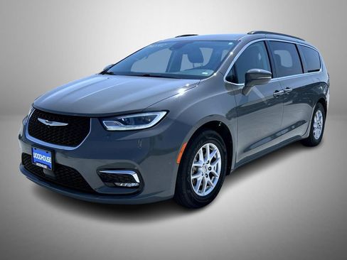 Used 2022 Chrysler Pacifica Touring-L FWD image 1