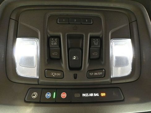 Used 2023 Chevrolet Silverado 1500 High Country w/ High Country Premium Package AWD/4WD image 42