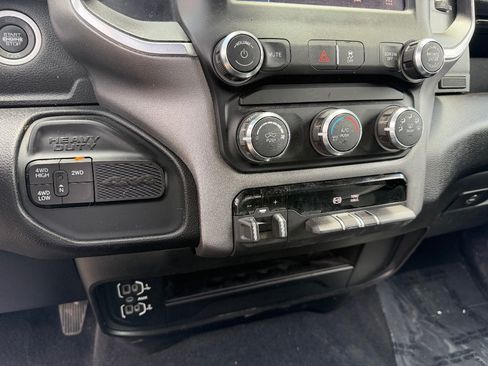 Used 2024 RAM 3500 Big Horn AWD/4WD image 23