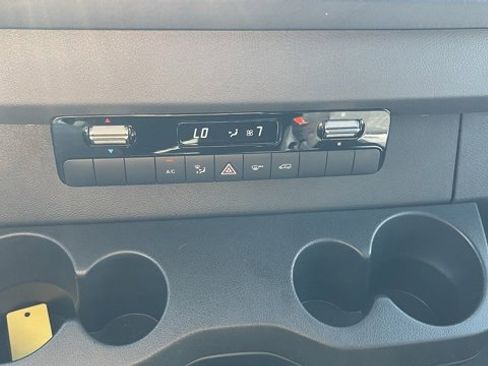 Used 2024 Mercedes-Benz Sprinter 2500 image 19