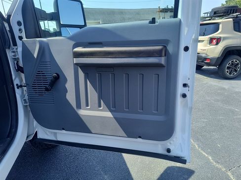 Used 2011 Ford F250 XL w/ Skid Plate Pkg AWD/4WD image 22