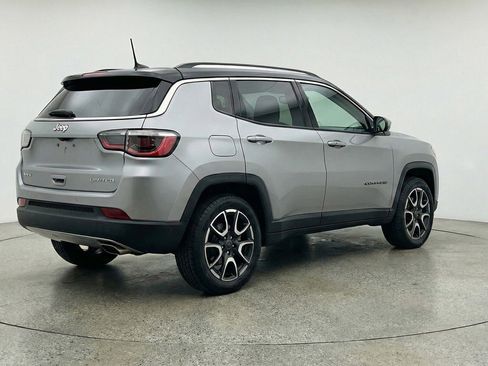 Used 2025 Jeep Compass Trailhawk image 9