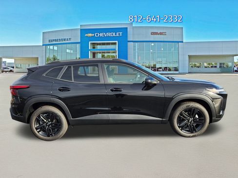 Used 2026 Chevrolet Trax ACTIV image 7