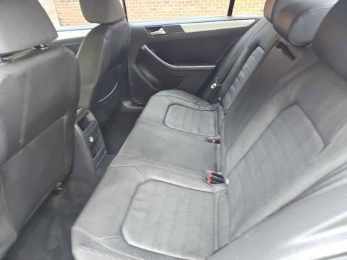 Used 2011 Volkswagen Jetta SEL FWD image 24