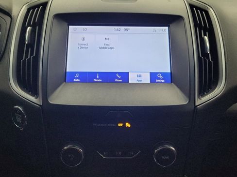 Used 2020 Ford Edge SE FWD image 25