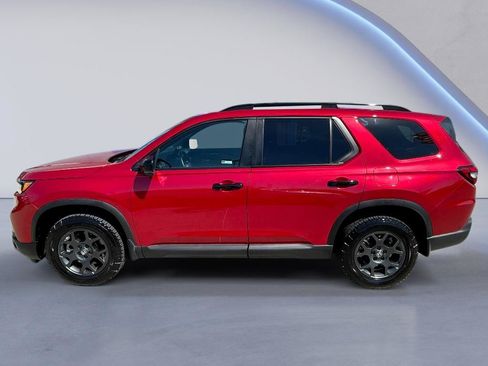 Used 2025 Honda Pilot TrailSport image 1