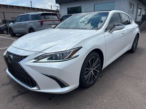 Used 2023 Lexus ES 350 w/ Premium Package FWD image 3