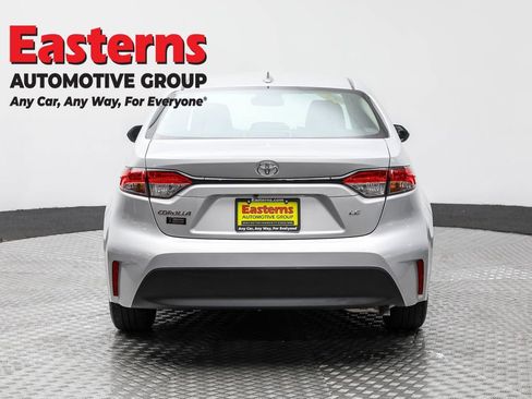 Used 2023 Toyota Corolla LE image 6