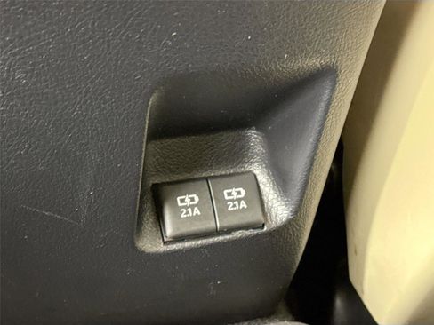 Used 2022 Toyota 4Runner Limited AWD/4WD image 38