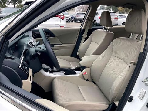 Used 2017 Honda Accord LX image 26