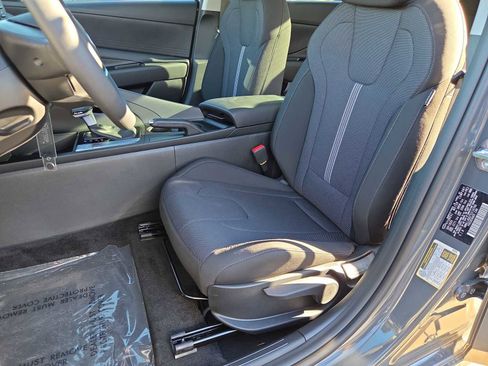 New 2026 Hyundai Elantra SE image 16