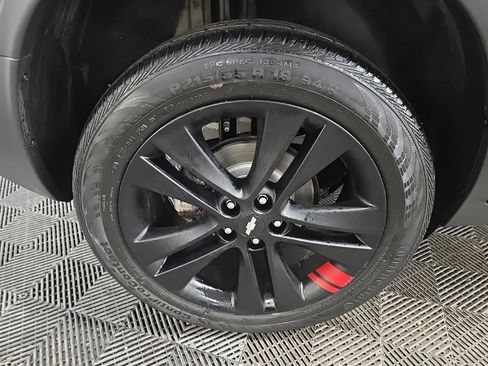 Used 2020 Chevrolet Trax LT w/ Redline Edition image 13