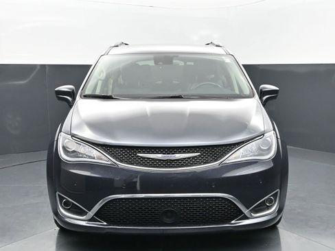 Used 2019 Chrysler Pacifica Touring-L Plus w/ Advanced Safetytec Group FWD image 8