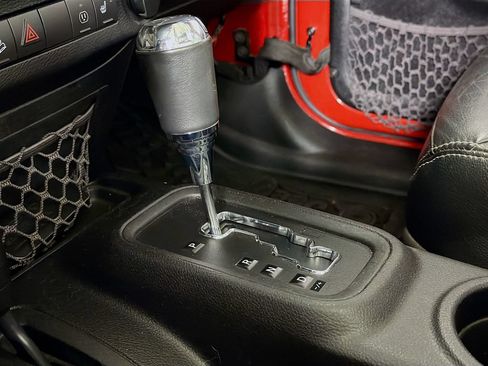 Used 2014 Jeep Wrangler Sahara w/ Connectivity Group AWD/4WD image 18