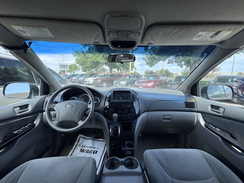 Used 2004 Toyota Sienna CE FWD image 28