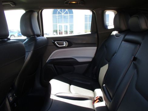 Used 2024 Jeep Compass Limited w/ Elite Group AWD/4WD image 40