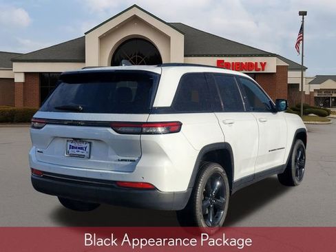 Used 2025 Jeep Grand Cherokee Limited w/ Black Appearance Package AWD/4WD image 4