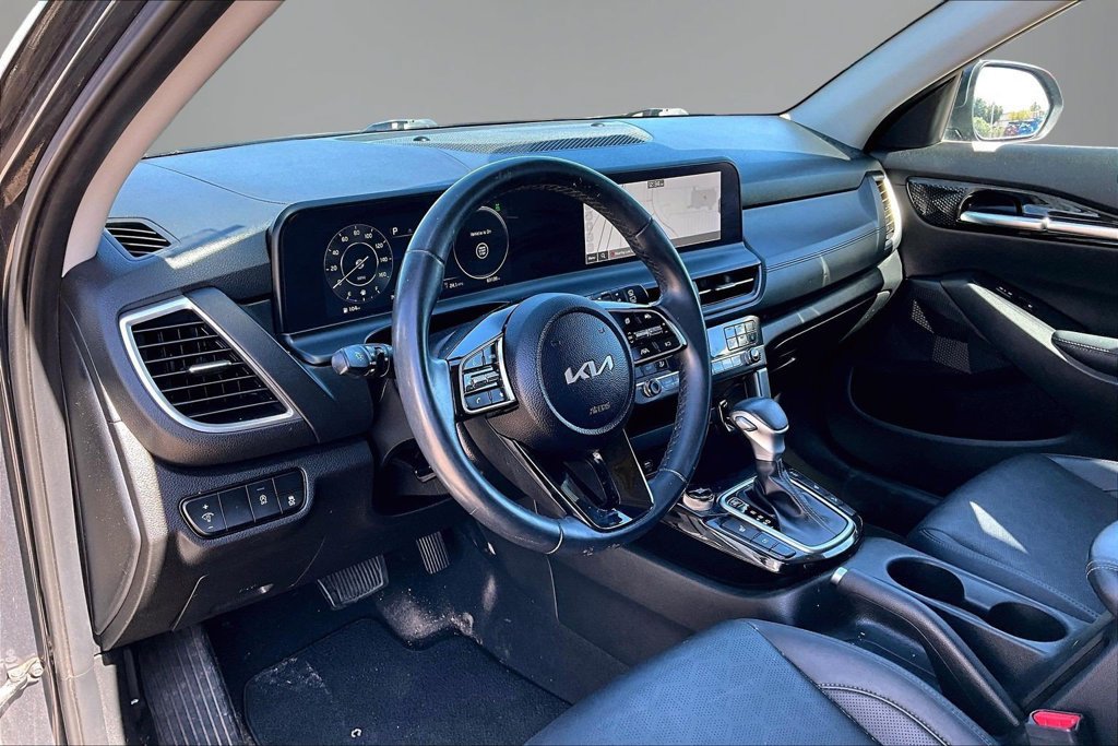 Used 2024 Kia Seltos EX AWD/4WD image 16