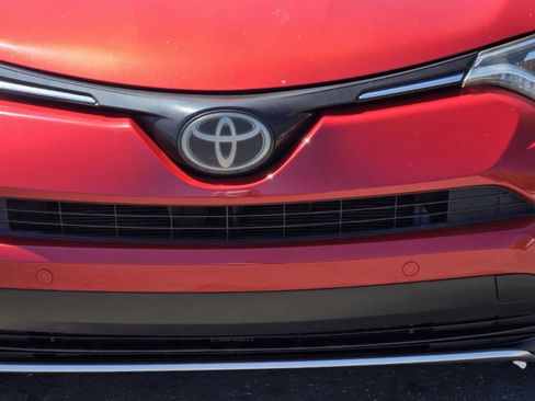 Used 2016 Toyota RAV4 Limited image 12