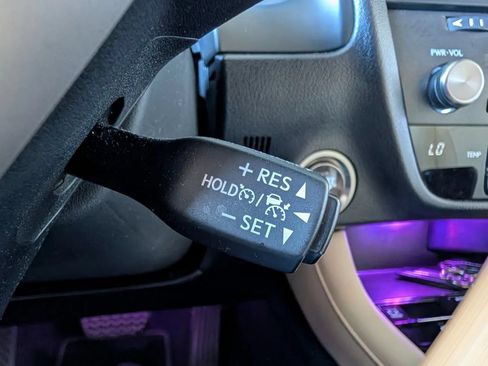 Used 2021 Lexus RX 350L FWD w/ Premium Package image 35