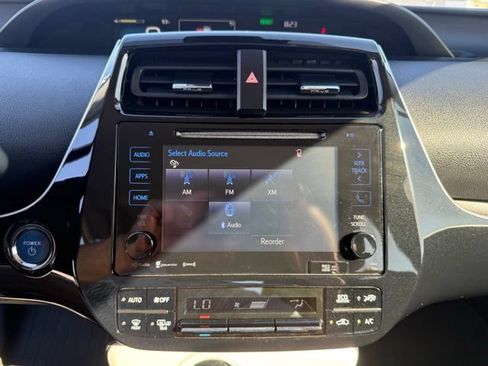 Used 2017 Toyota Prius Three Touring FWD image 22