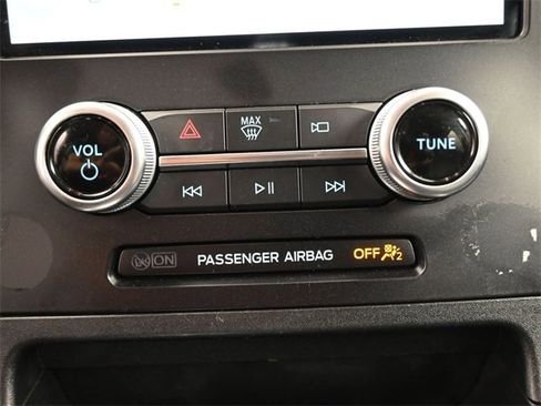 Used 2024 Ford Edge Titanium image 9