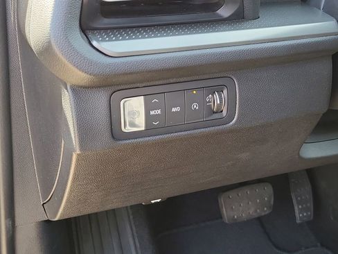 Certified 2025 Chevrolet Traverse LT image 18