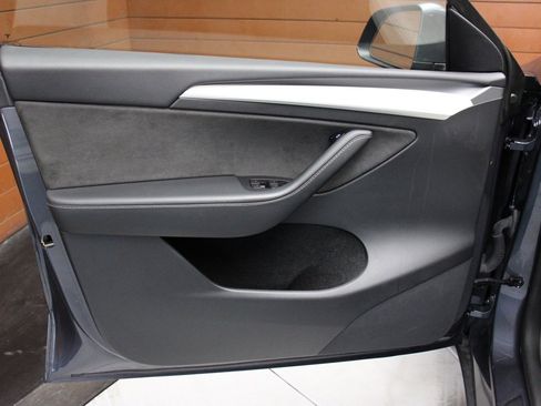 Used 2022 Tesla Model Y Performance image 56