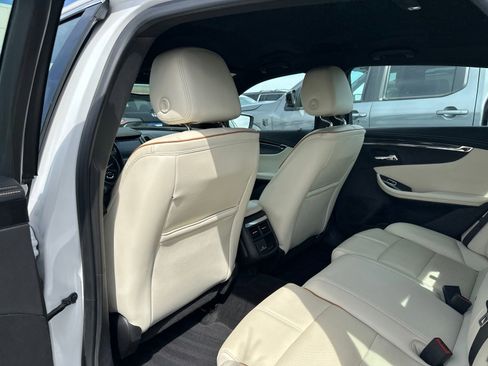 Used 2017 Chevrolet Impala Premier w/ Enhanced Convenience Package FWD image 17