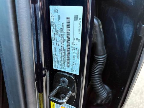 Used 2025 Ford F150 Lariat w/ Equipment Group 501A Mid image 32