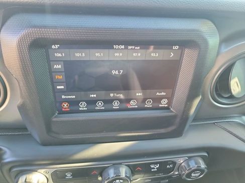 Used 2023 Jeep Gladiator Willys image 27