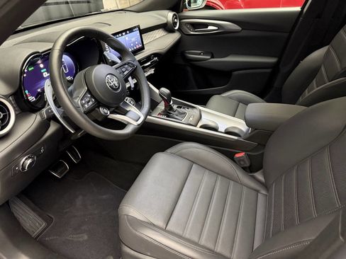 Used 2024 Alfa Romeo Tonale Veloce w/ Active Assist Package AWD/4WD image 37