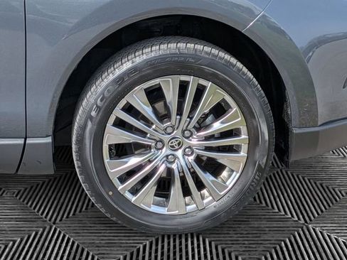 Used 2021 Toyota Venza Limited image 9