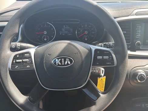 Used 2020 Kia Sorento FWD V6 image 12