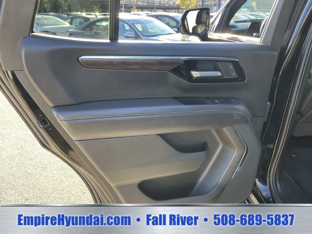 Used 2025 Chevrolet Tahoe LT AWD/4WD image 17