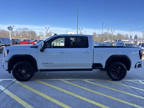 Used 2024 GMC Sierra 2500 AT4 w/ AT4 Premium Plus Package image 9