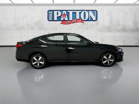 Used 2022 Nissan Altima 2.5 SV w/ SV Premium Package image 8