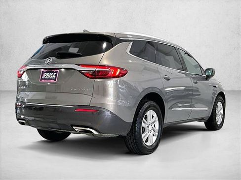 Used 2018 Buick Enclave Essence FWD image 2